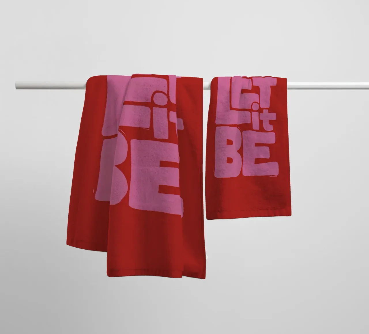 Let It Be - Poster tipografico retrò rosa e rosso asciugamano da bagno da showmemars