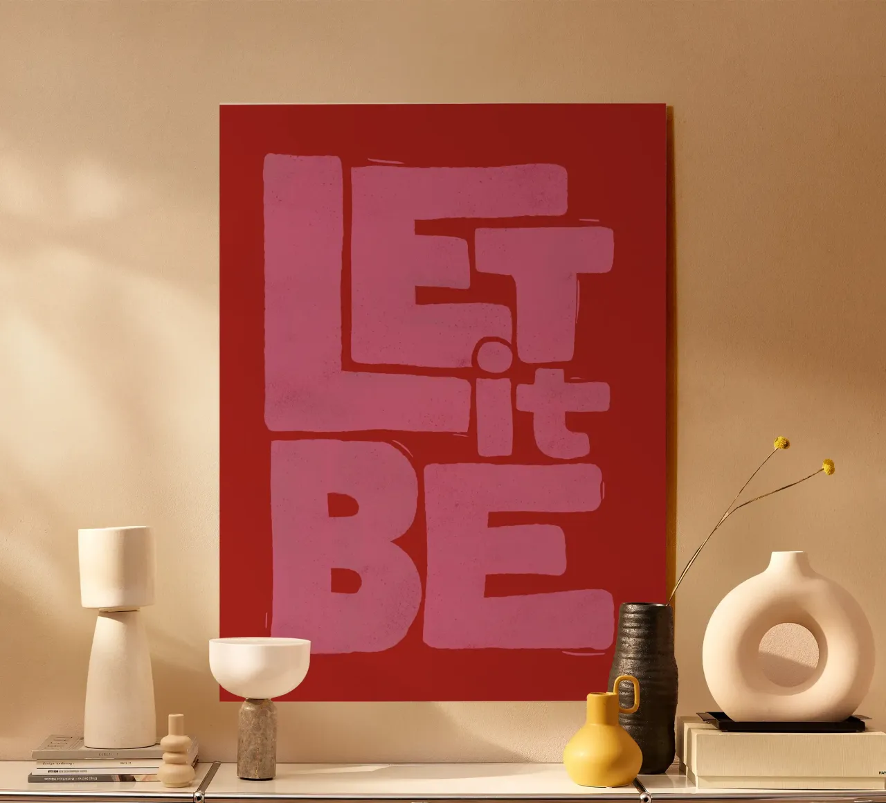 Let It Be - Poster tipografico retrò rosa e rosso plexiglass da showmemars