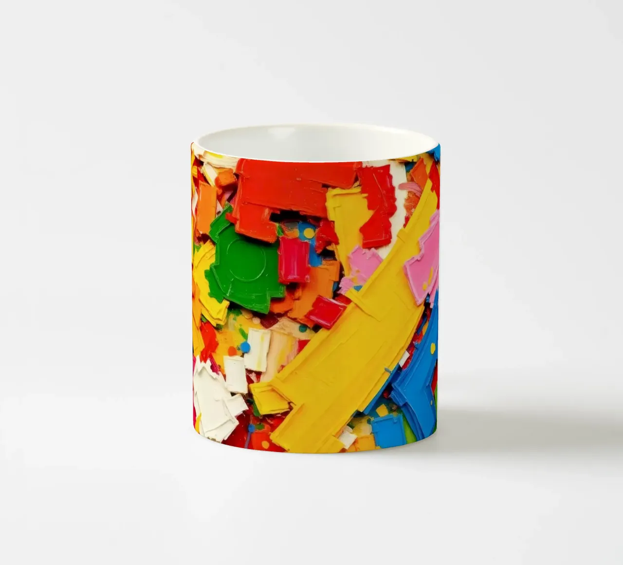 Esplosione di colori vivaci con forme e texture astratte tazza in ceramica da DesignDoodle