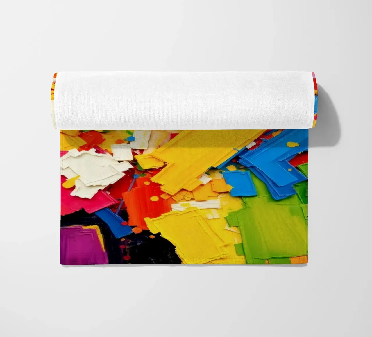 Esplosione di colori vivaci con forme e texture astratte telo mare da DesignDoodle