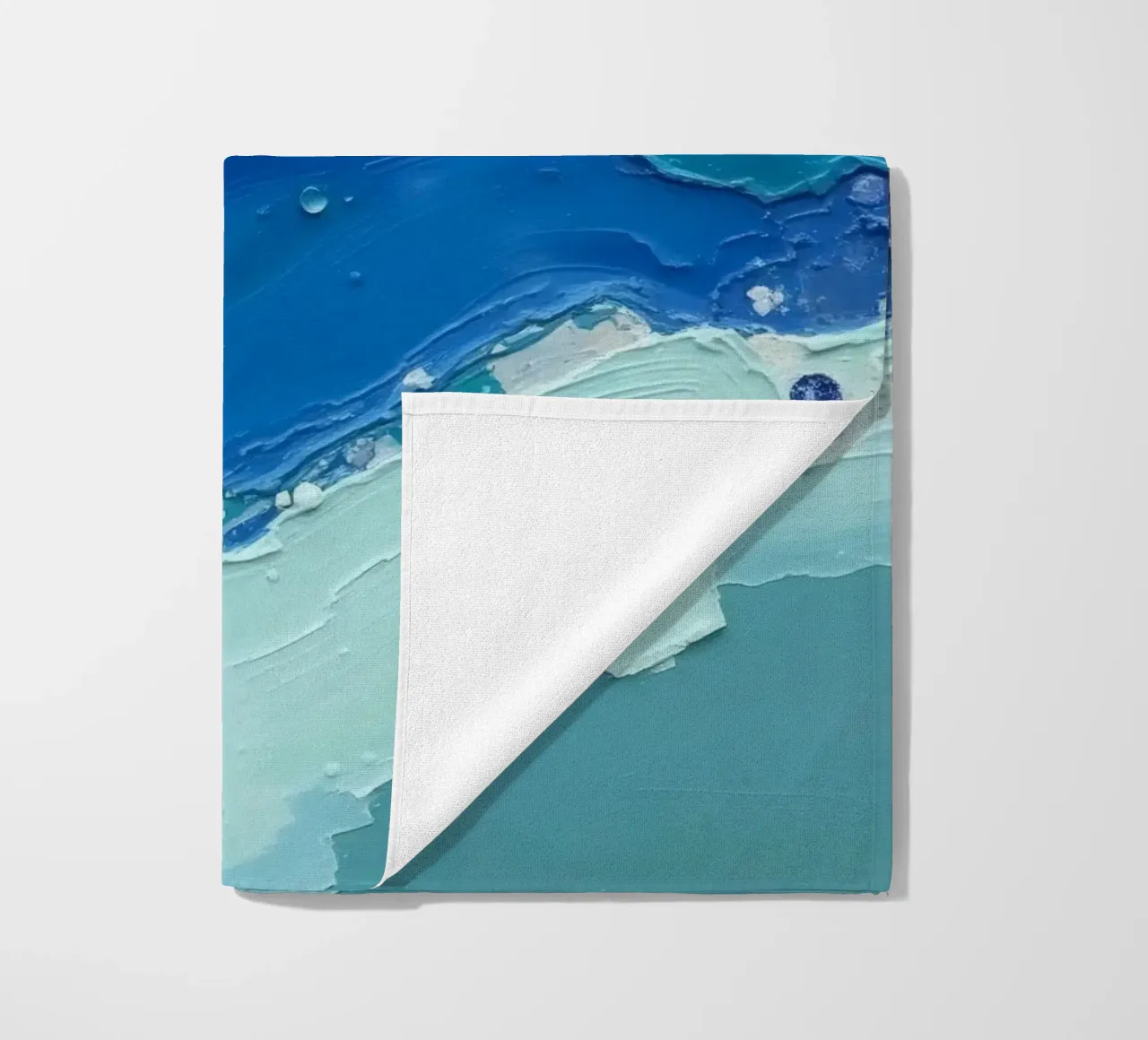 Pittura astratta colorata di colore blu con strati di texture telo mare da DesignDoodle