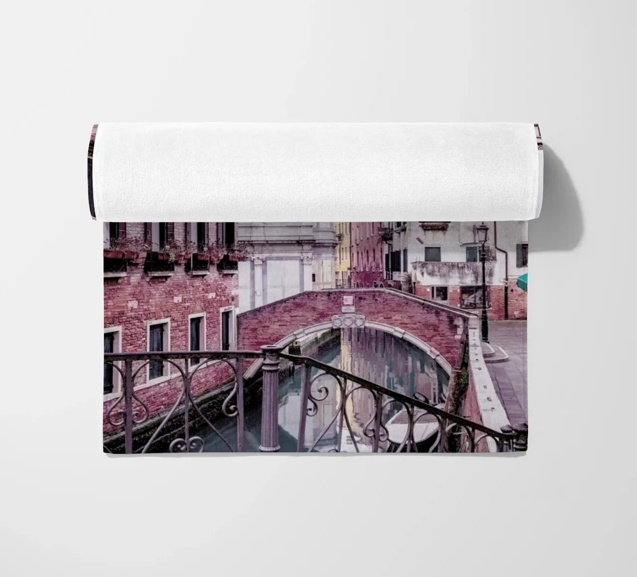Bridge Over Water telo mare da METROPOLIS