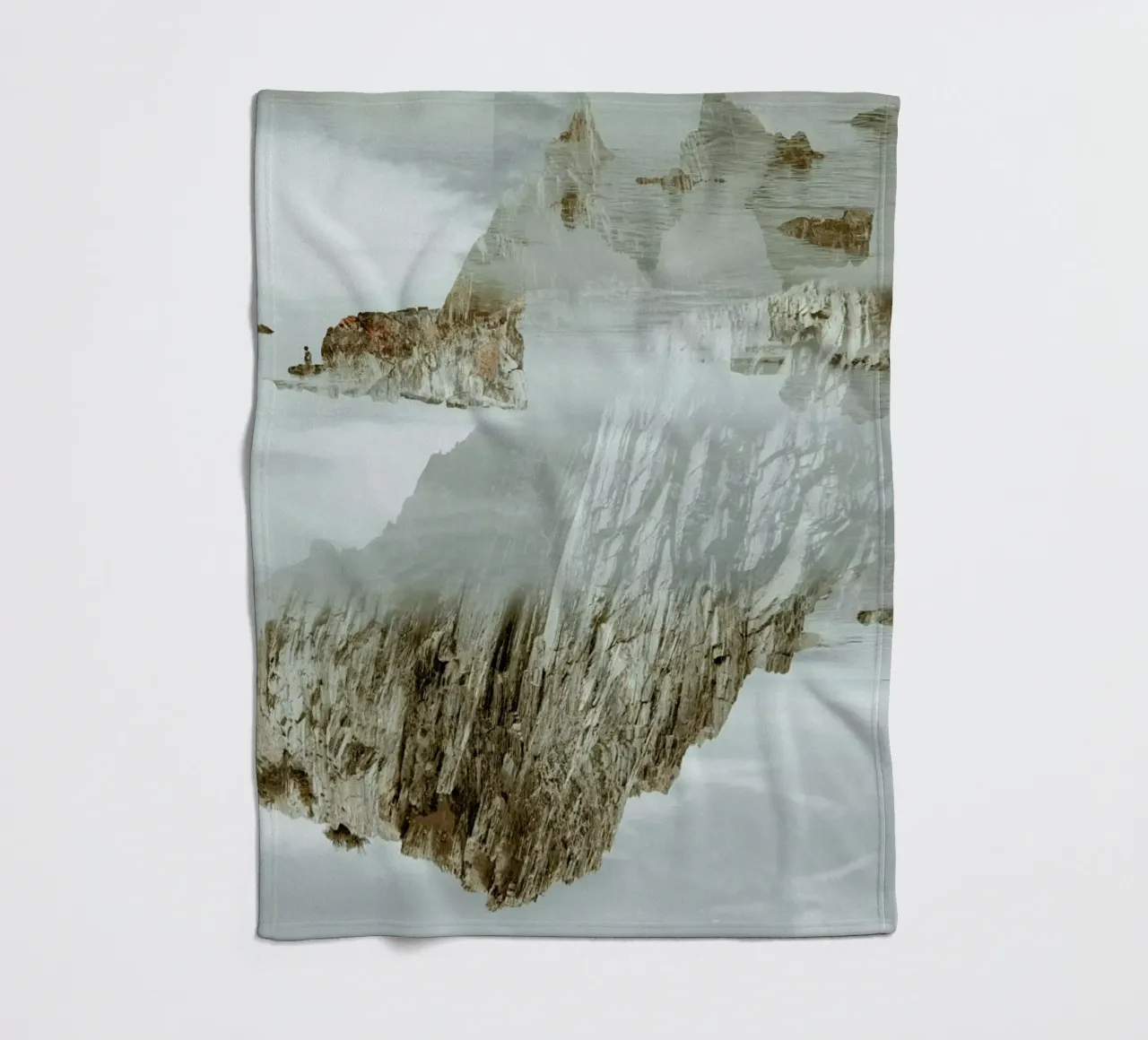 Rocks in Reflection coperta in pile da METROPOLIS