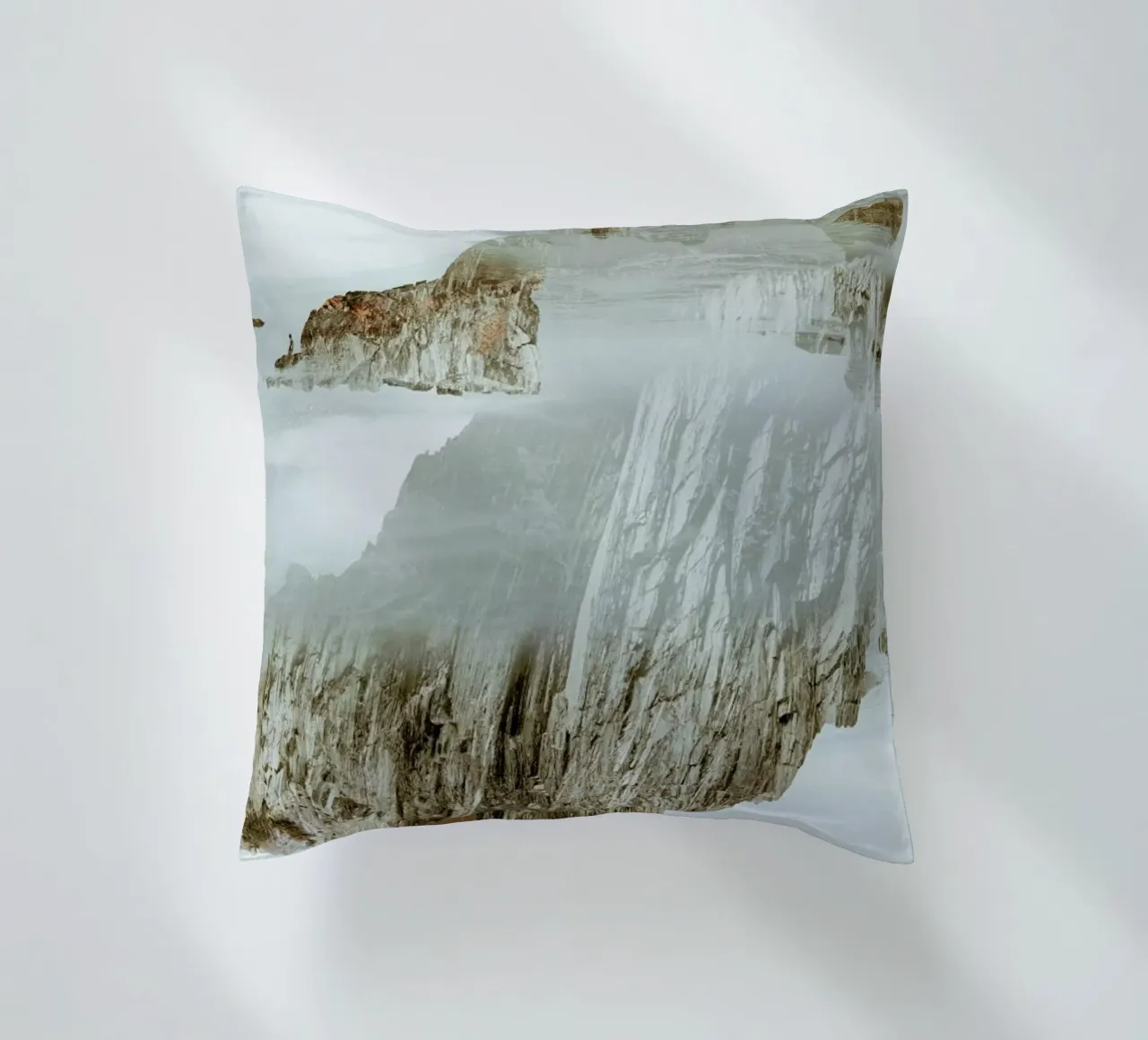 Rocks in Reflection cuscino da METROPOLIS