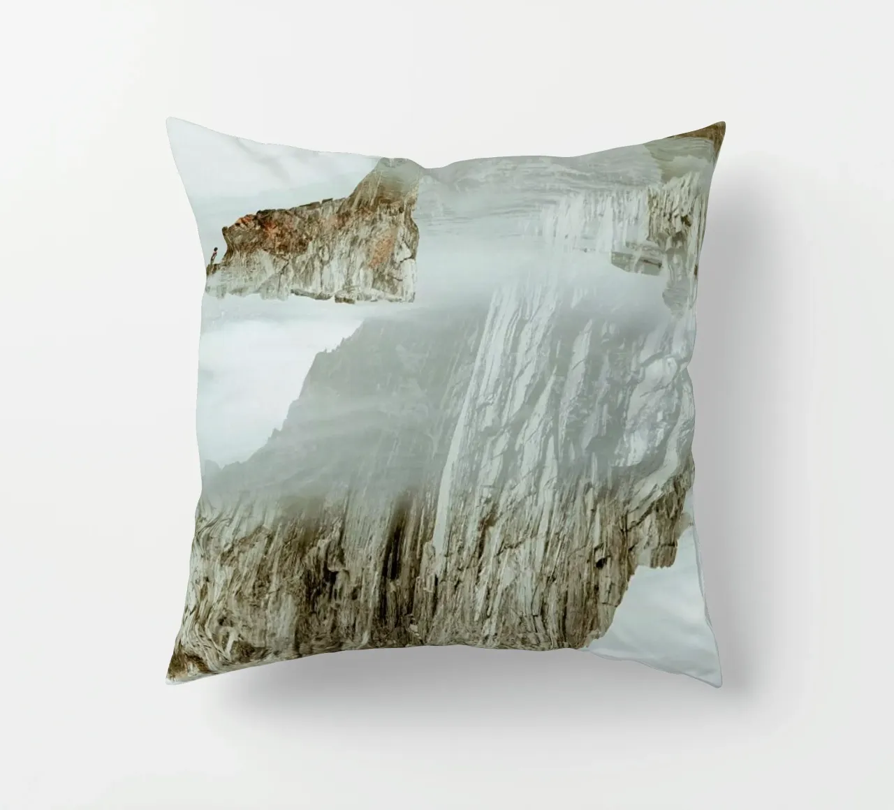 Rocks in Reflection cuscino da METROPOLIS