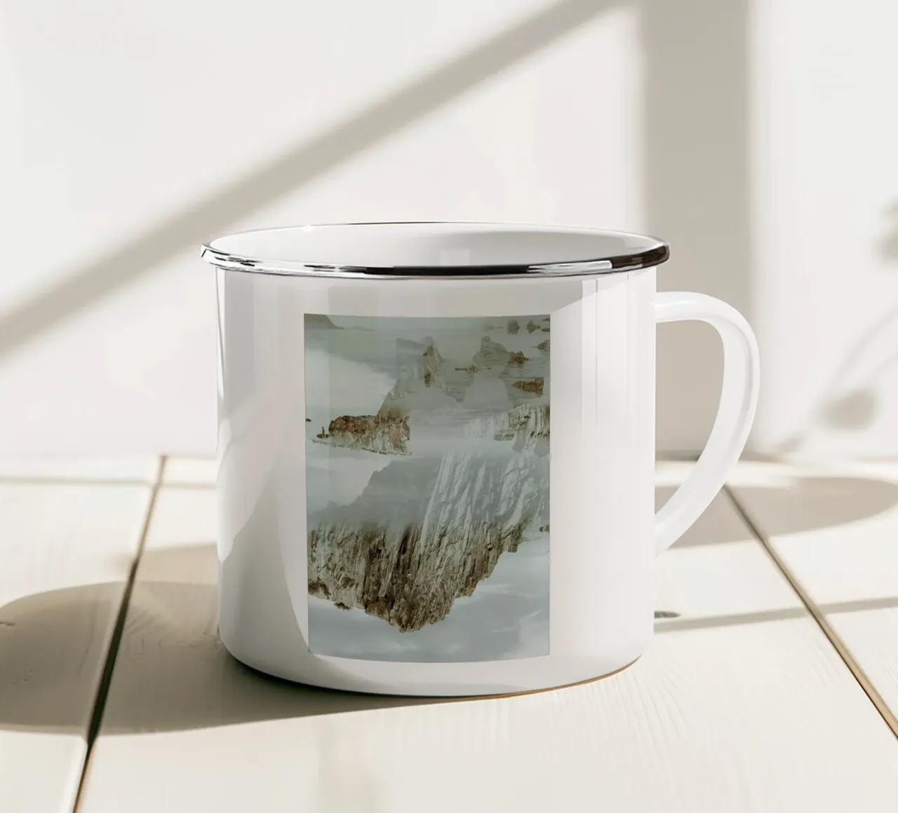 Rocks in Reflection mug en émail de METROPOLIS
