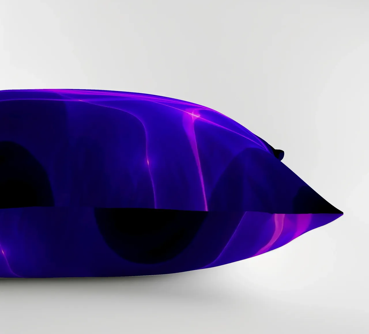 des ondes lumineuses violettes créent un motif abstrait hypnotique coussin de DesignDoodle