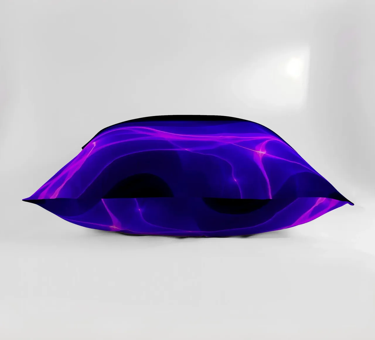 des ondes lumineuses violettes créent un motif abstrait hypnotique coussin de DesignDoodle