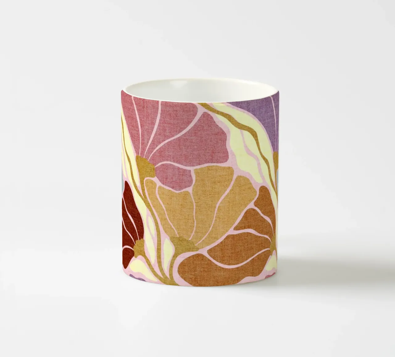 Floreale organico e tenue - ispirazione Art Nouveau e Japandi tazza in ceramica da Dominique Vari