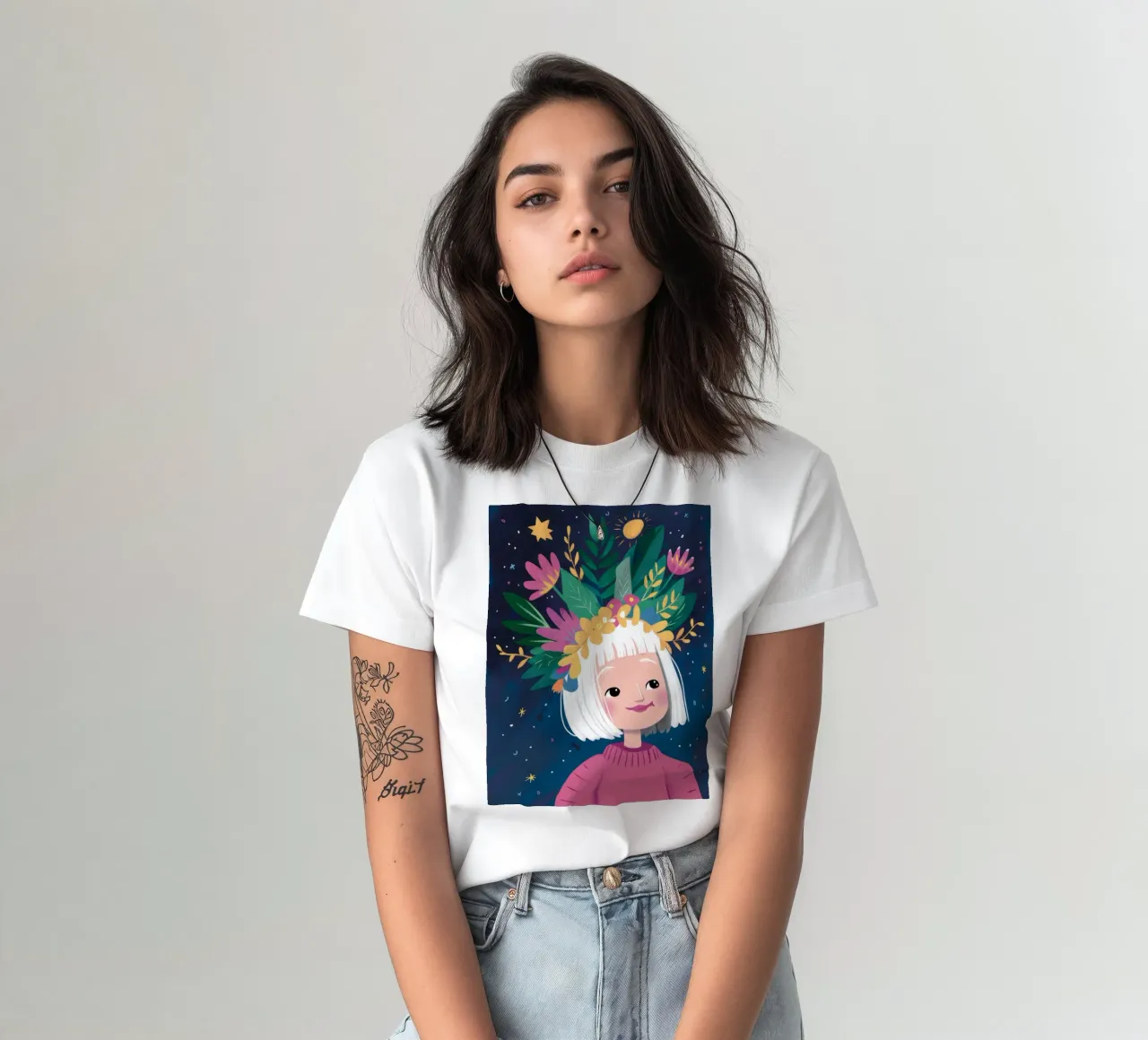 Floral Crown Delight T-Shirt von Ivory Frame