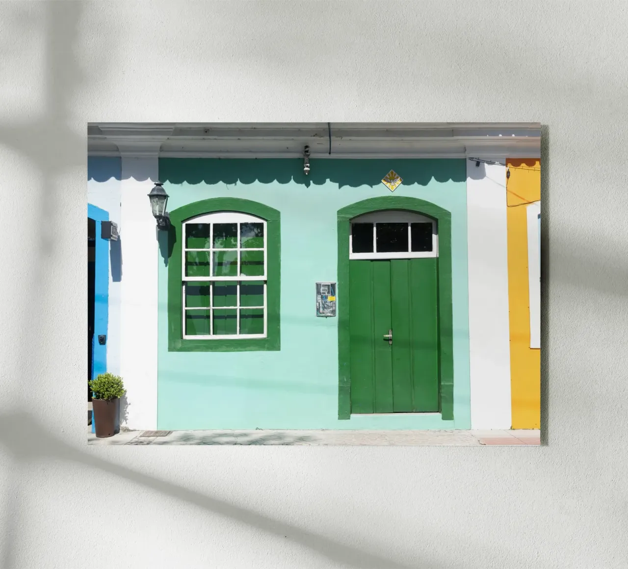 Urbano plexiglass da rafael campezato