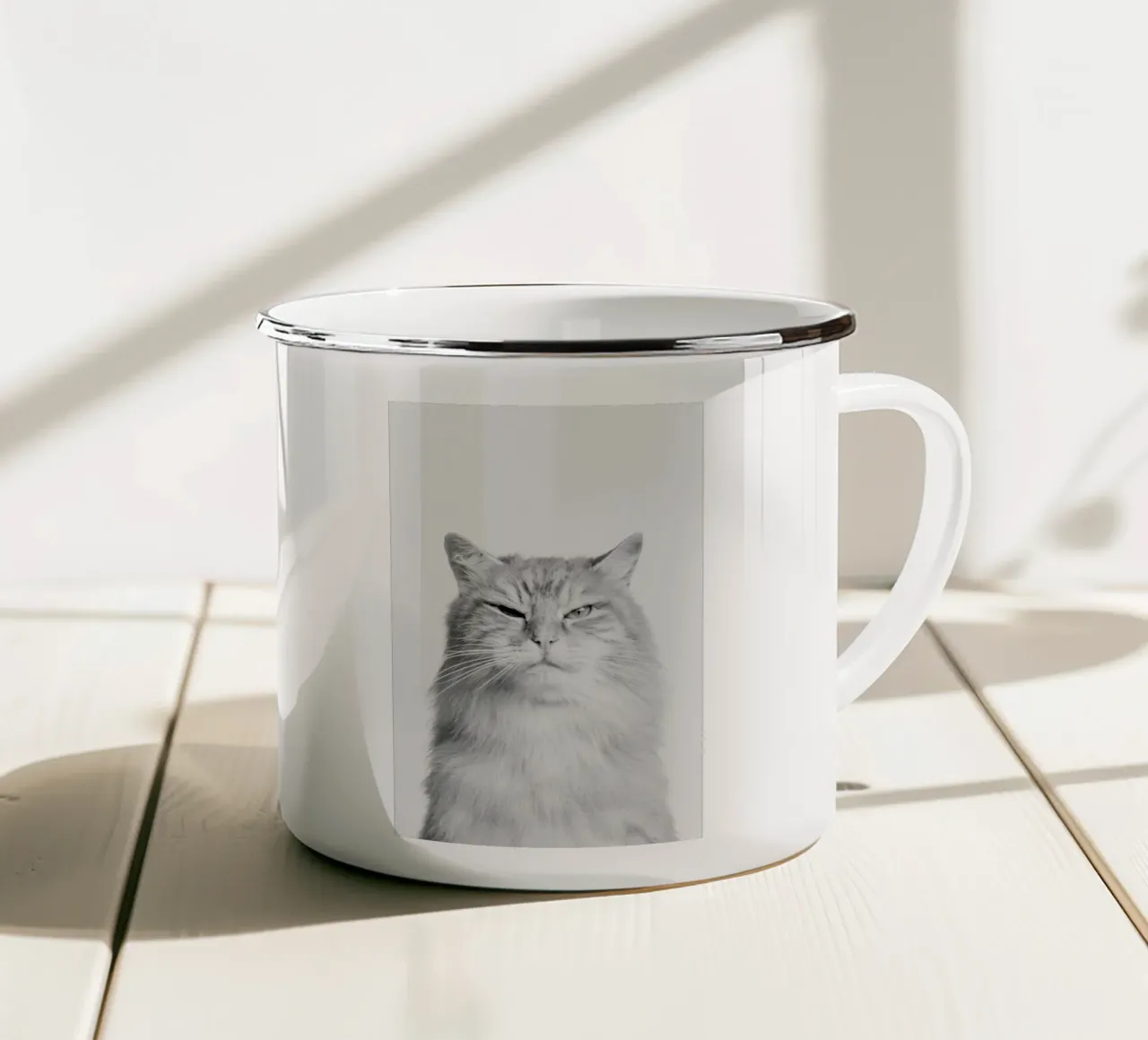 Scowl II tazza in smalto da Paws & Claws