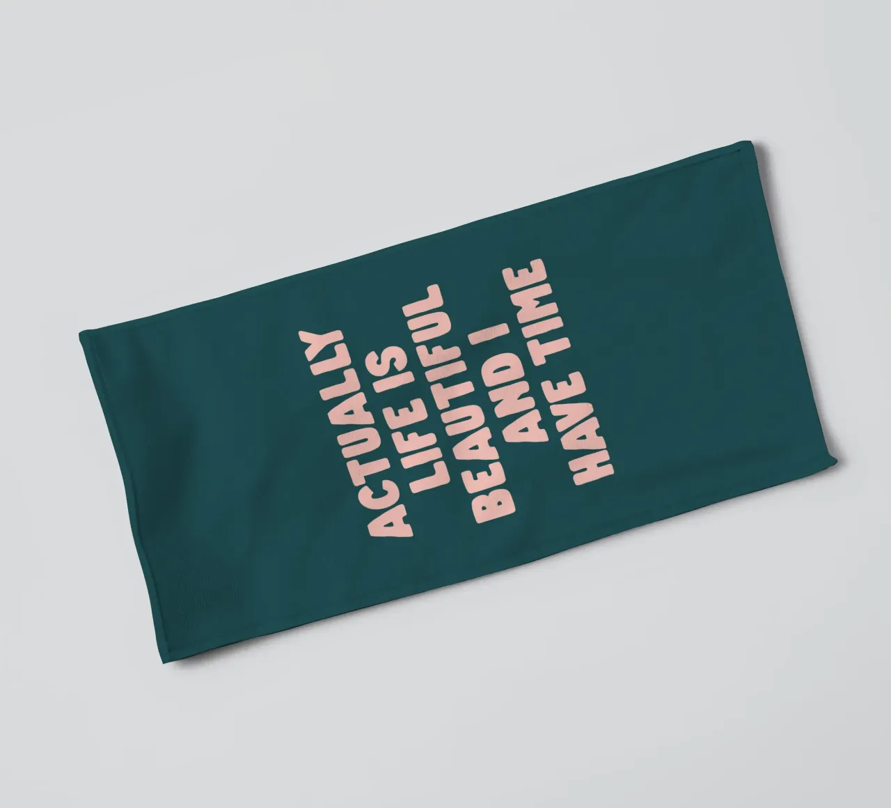 Eigentlich ist das Leben schön und ich habe Zeit Typografie drucken Handtuch von THE MOTIVATED TYPE