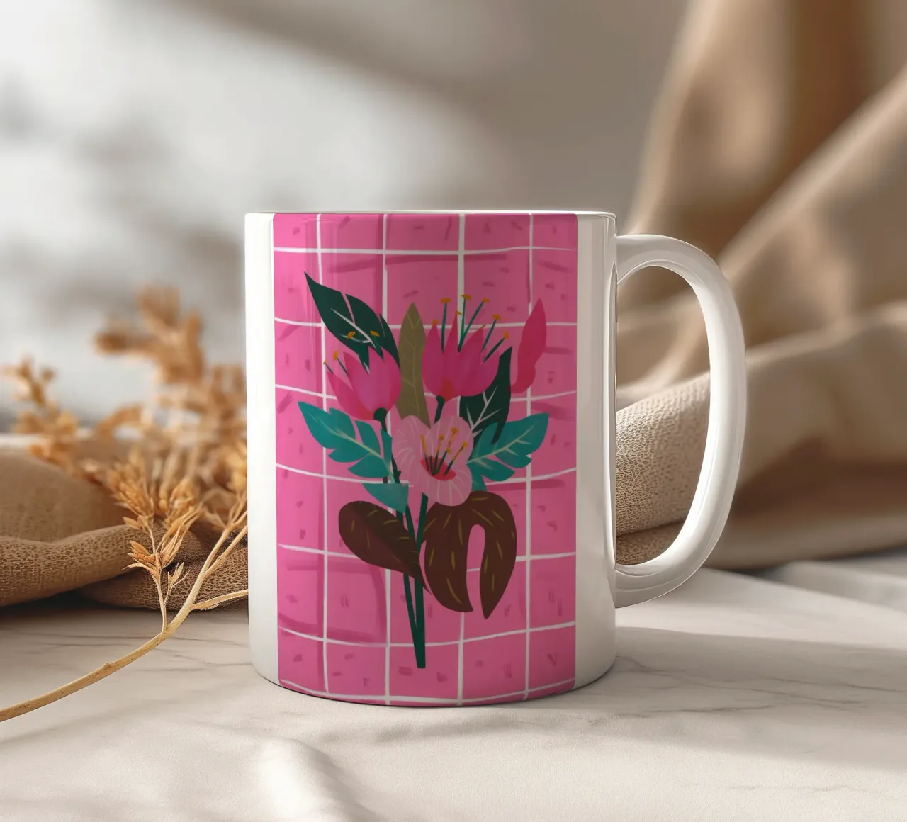 Delicata composizione floreale tazza in ceramica da Ivory Frame