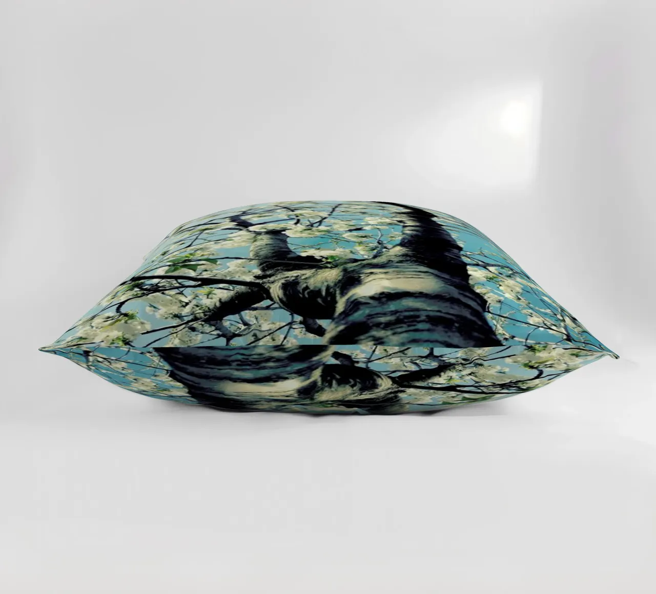 Under The Cherry Tree cuscino da Angelo Cerantola