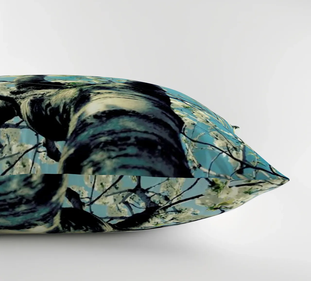 Under The Cherry Tree cuscino da Angelo Cerantola