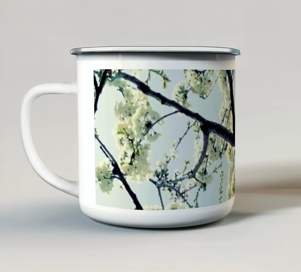 Under The Cherry Tree Emaille Tasse von Angelo Cerantola