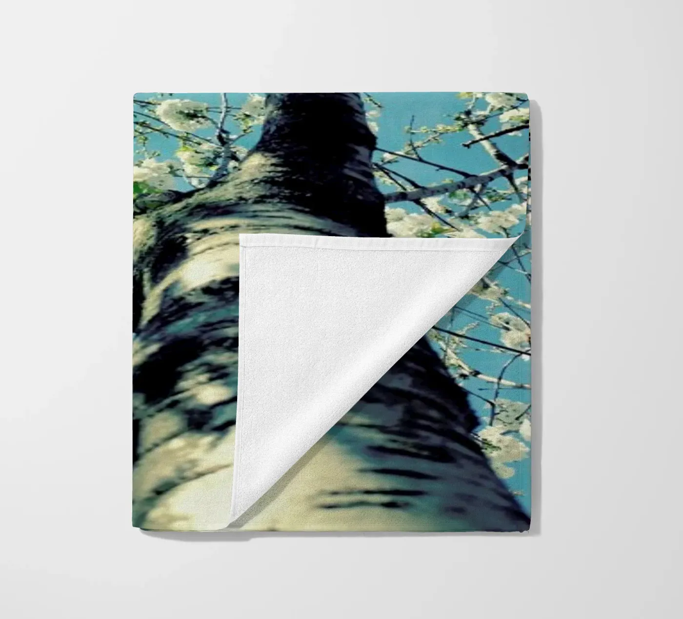 Under The Cherry Tree telo mare da Angelo Cerantola