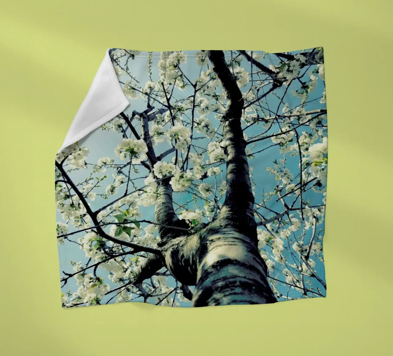 Under The Cherry Tree manta de franela de Angelo Cerantola