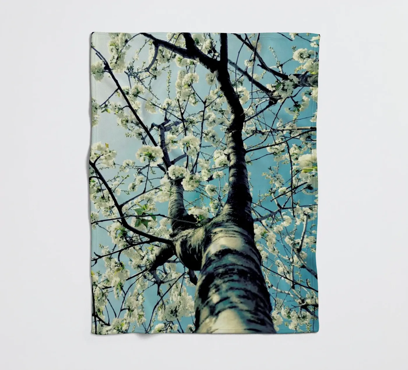 Under The Cherry Tree fleecedeken van Angelo Cerantola