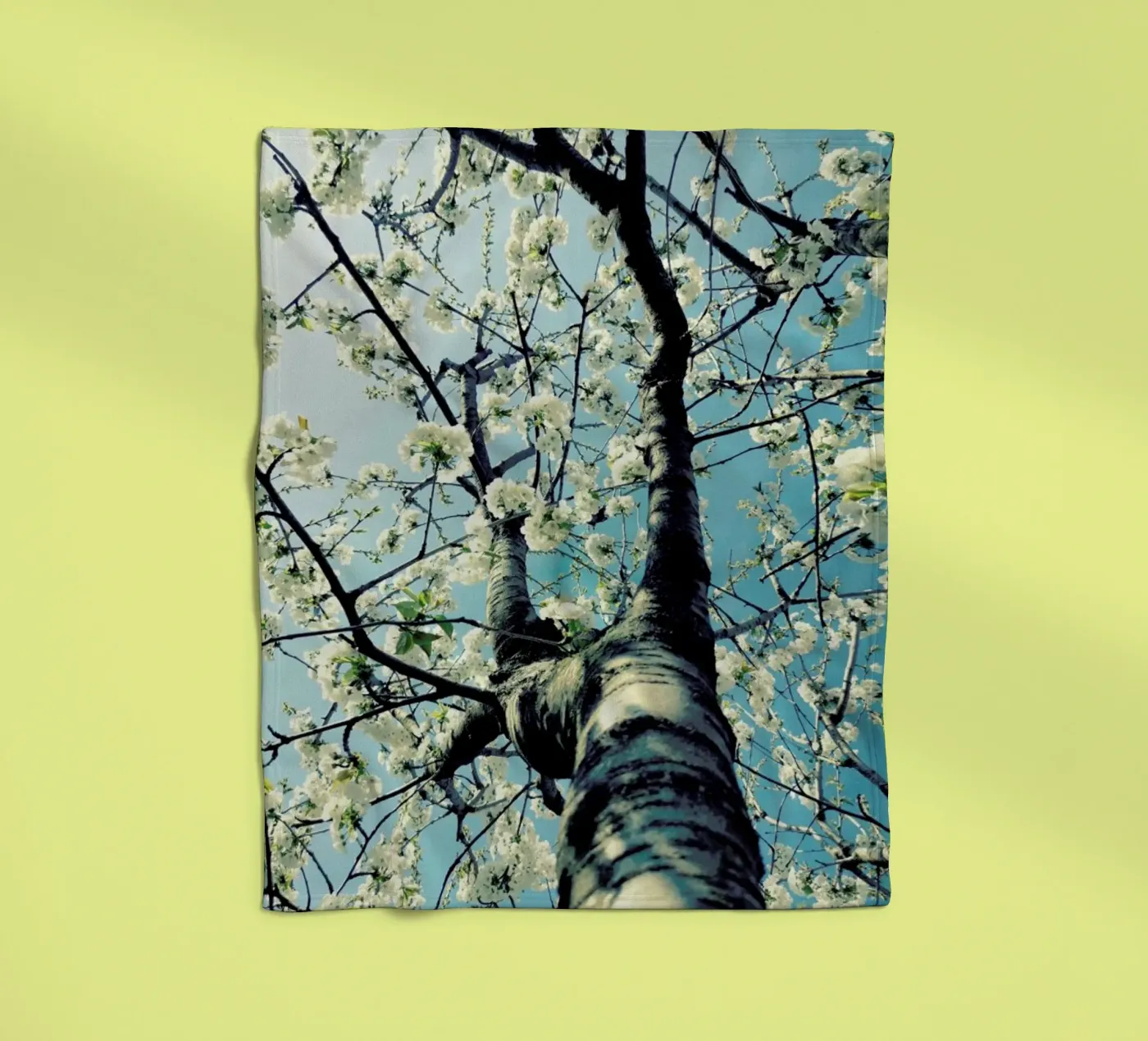 Under The Cherry Tree fleecedeken van Angelo Cerantola