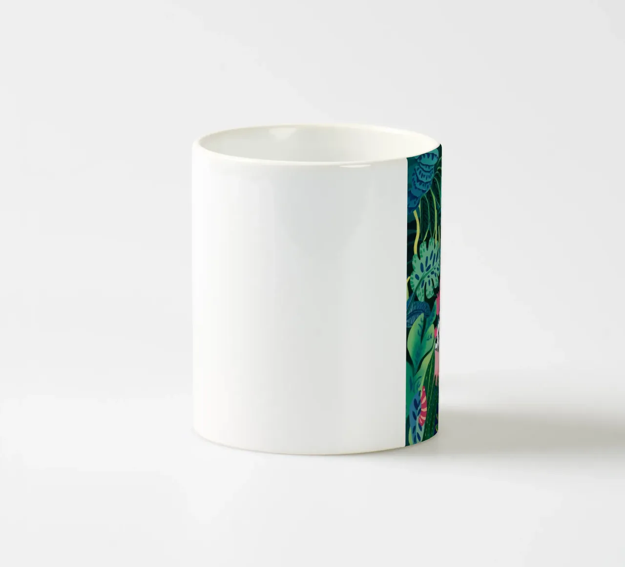 Üppiges Dschungelgeheimnis Keramik Tasse von Ivory Frame