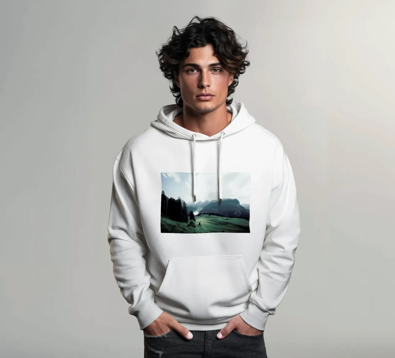 Taking It In by @runawayueli felpa con cappuccio da EyeEm Mobile GmbH