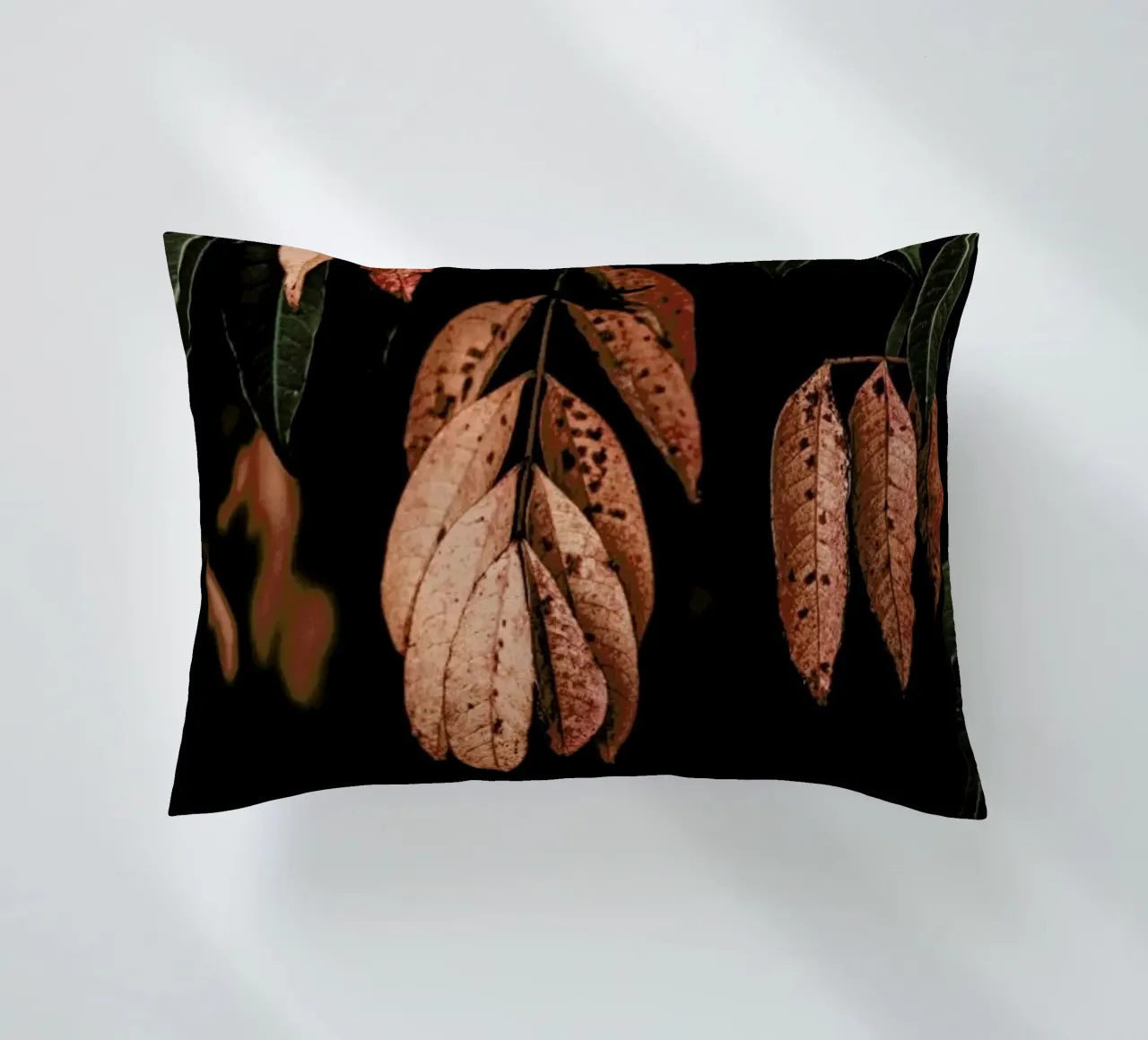 Light In Darkness cuscino da Ingrid Beddoes