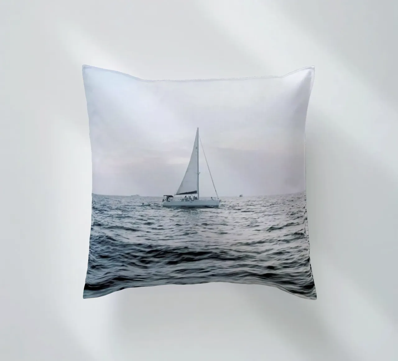 Sailing Out cuscino da METROPOLIS