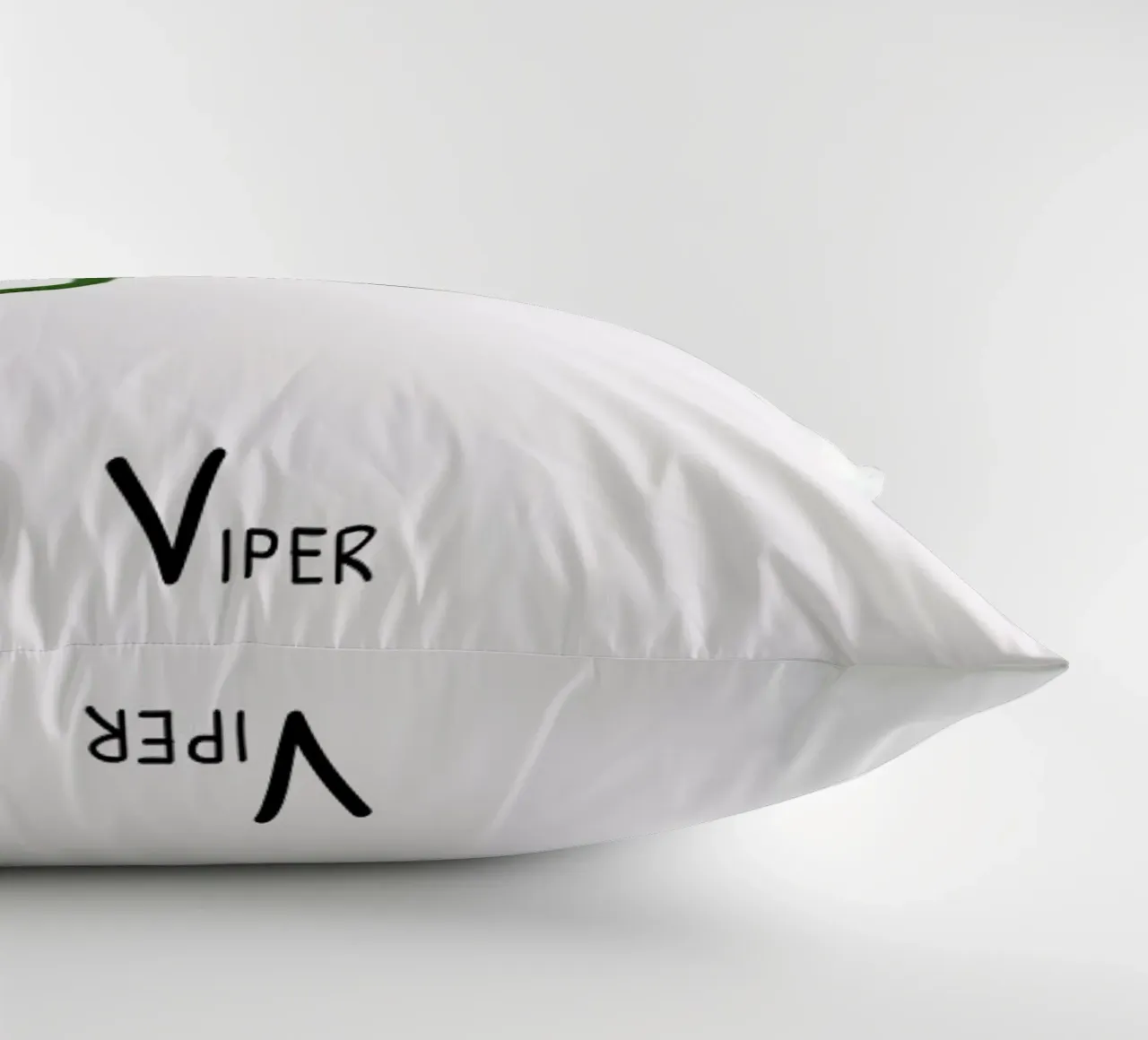 Viper cuscino da Little Flourishes