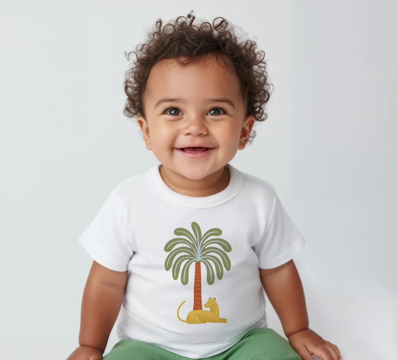 Yellow jungle cat with palm maglietta neonato da Vivdesign