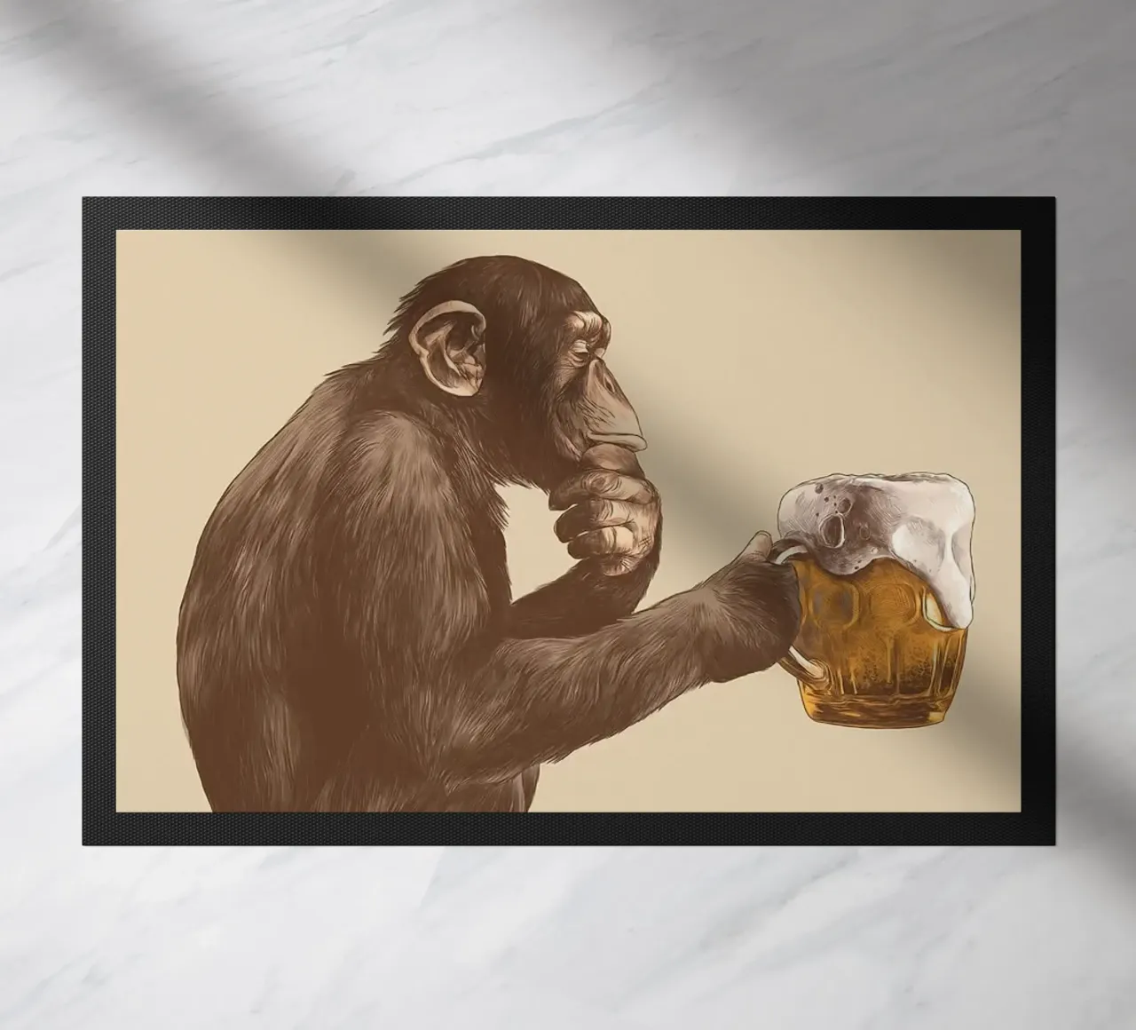 Scimmia che beve birra zerbino da Abstract Botanical Art