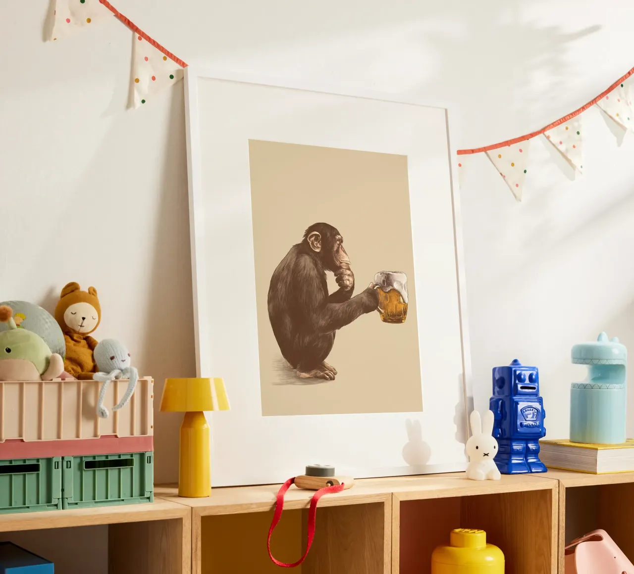 Scimmia che beve birra poster da Abstract Botanical Art