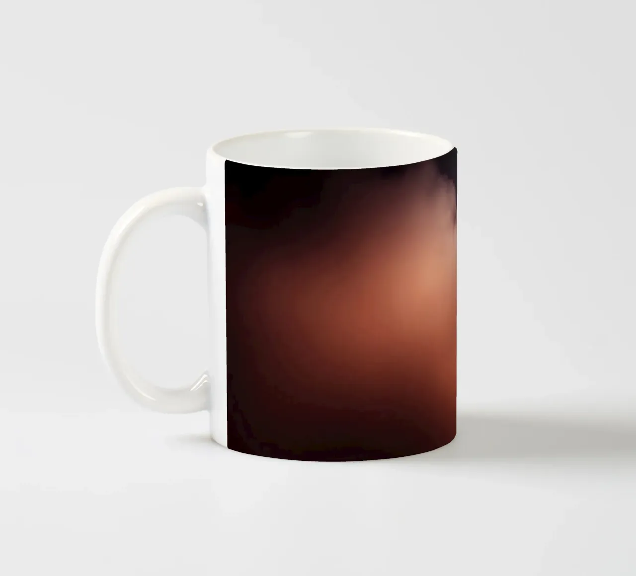 Nuvole colorate turbinano nel cielo notturno atmosfera mistica tazza in ceramica da DesignDoodle