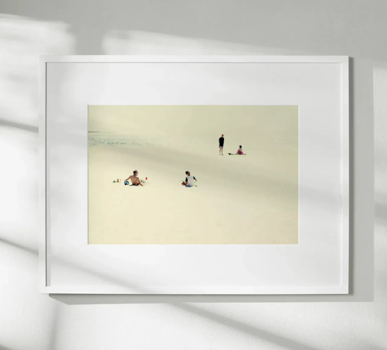 Minimal Beach People poster de Ingrid Beddoes