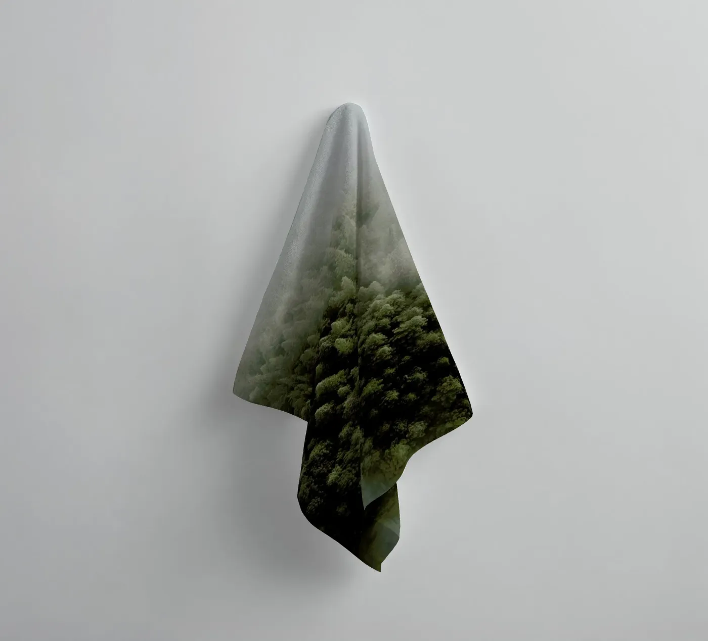 Enchanted Forests badhanddoek van METROPOLIS