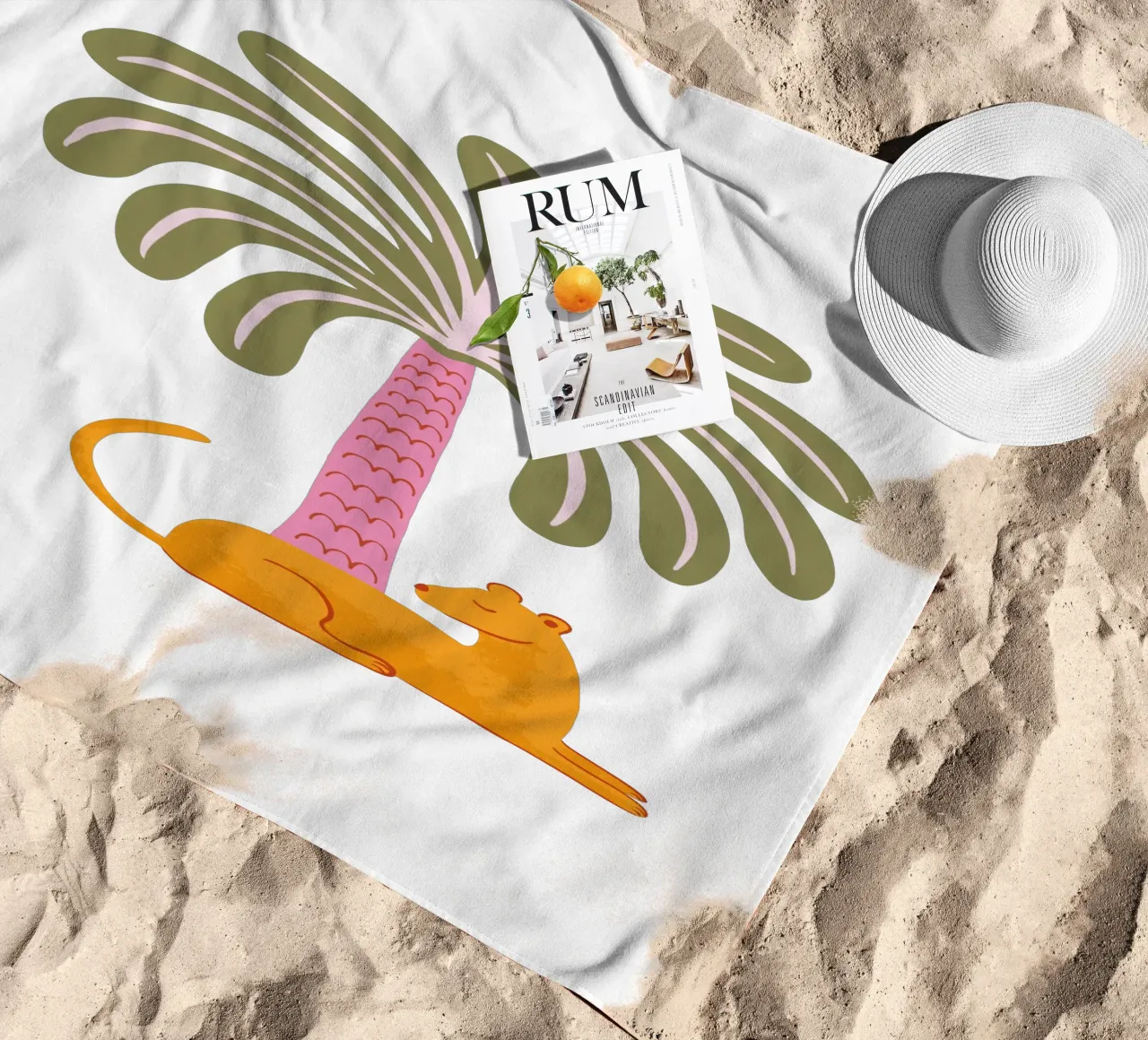 Orange jungle cat with palm tree telo mare da Vivdesign