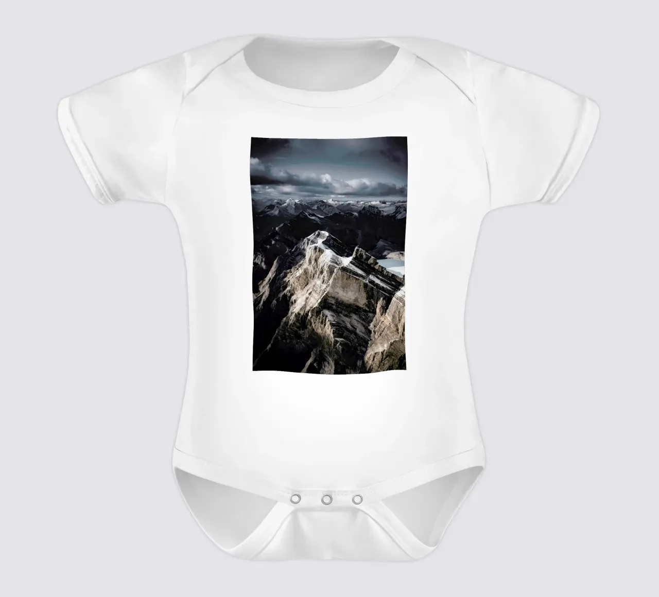Stormy Mountains by @bokehm0n body neonato maniche corte da EyeEm Mobile GmbH