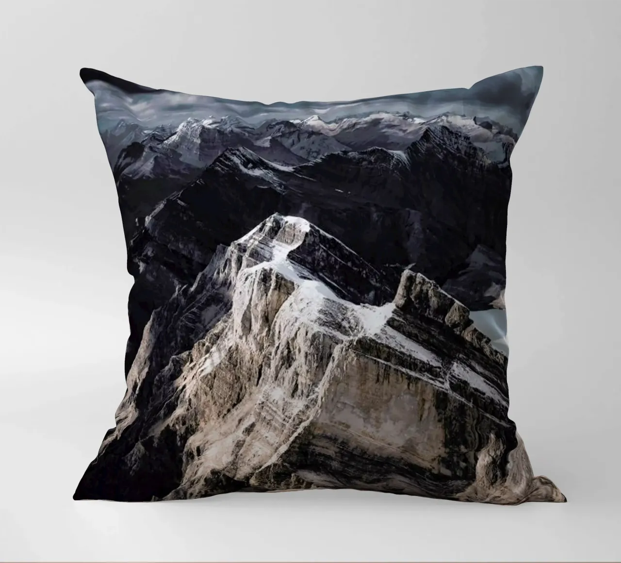 Stormy Mountains by @bokehm0n cuscino da EyeEm Mobile GmbH