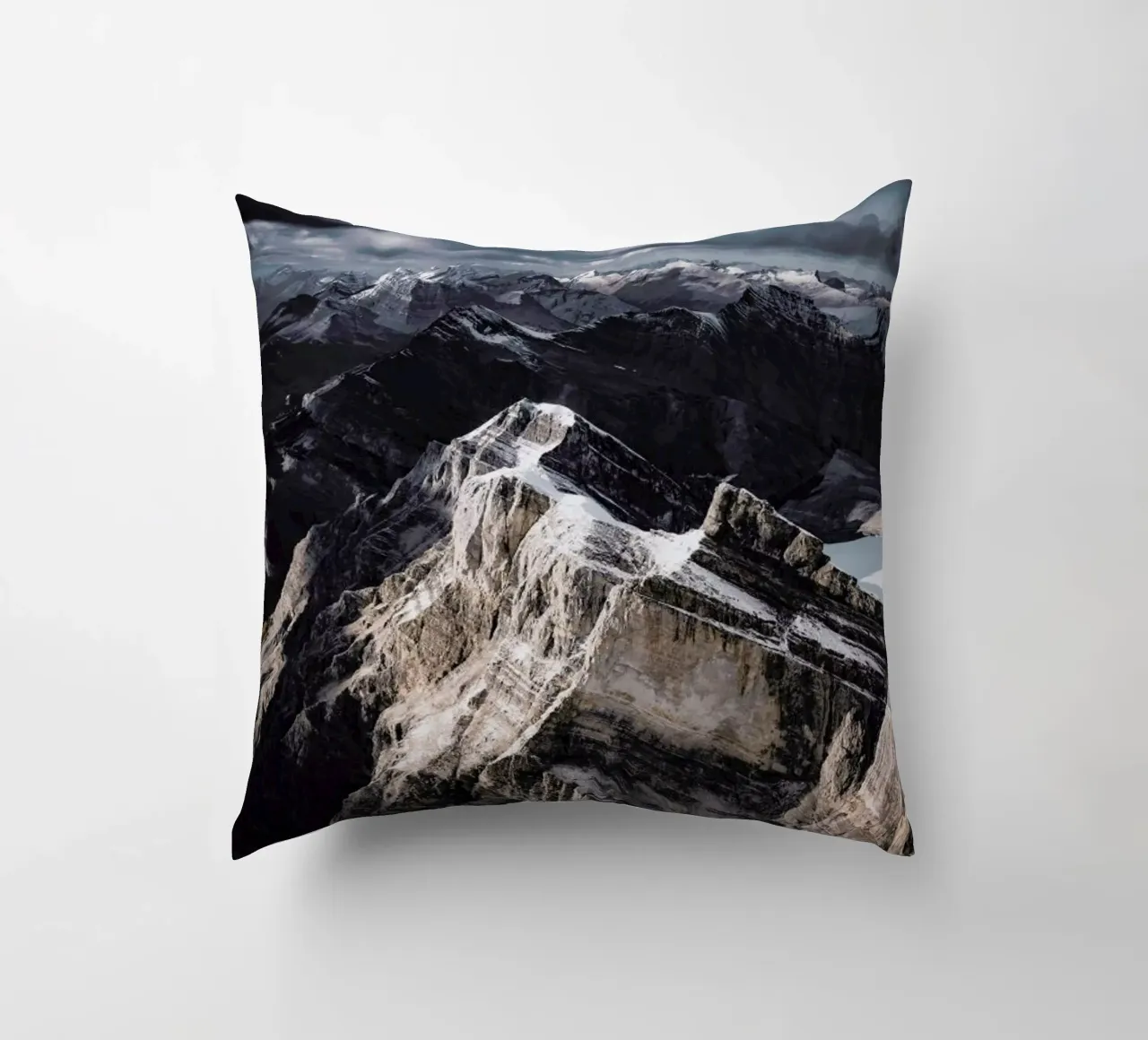 Stormy Mountains by @bokehm0n cuscino da EyeEm Mobile GmbH