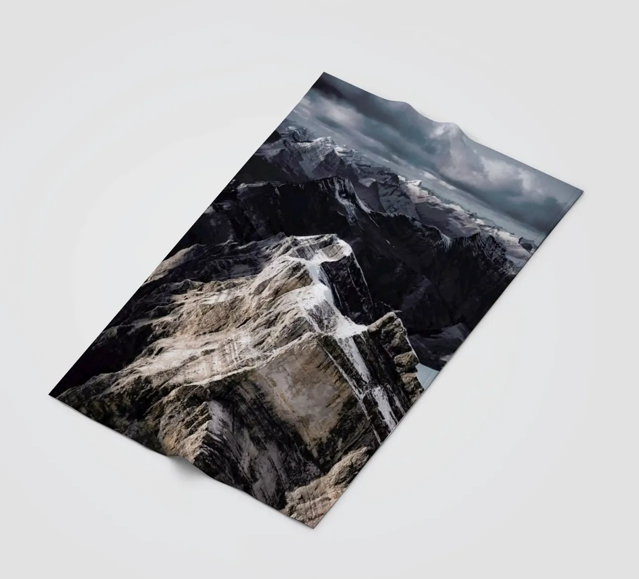 Stormy Mountains by @bokehm0n coperta in pile da EyeEm Mobile GmbH