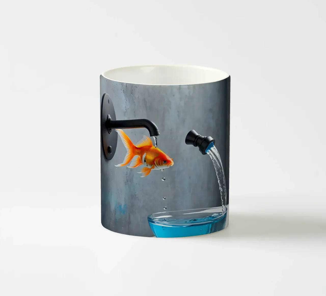 Goldfisch spuckt Wasserhahn keramische mok van kosinsart.gallery