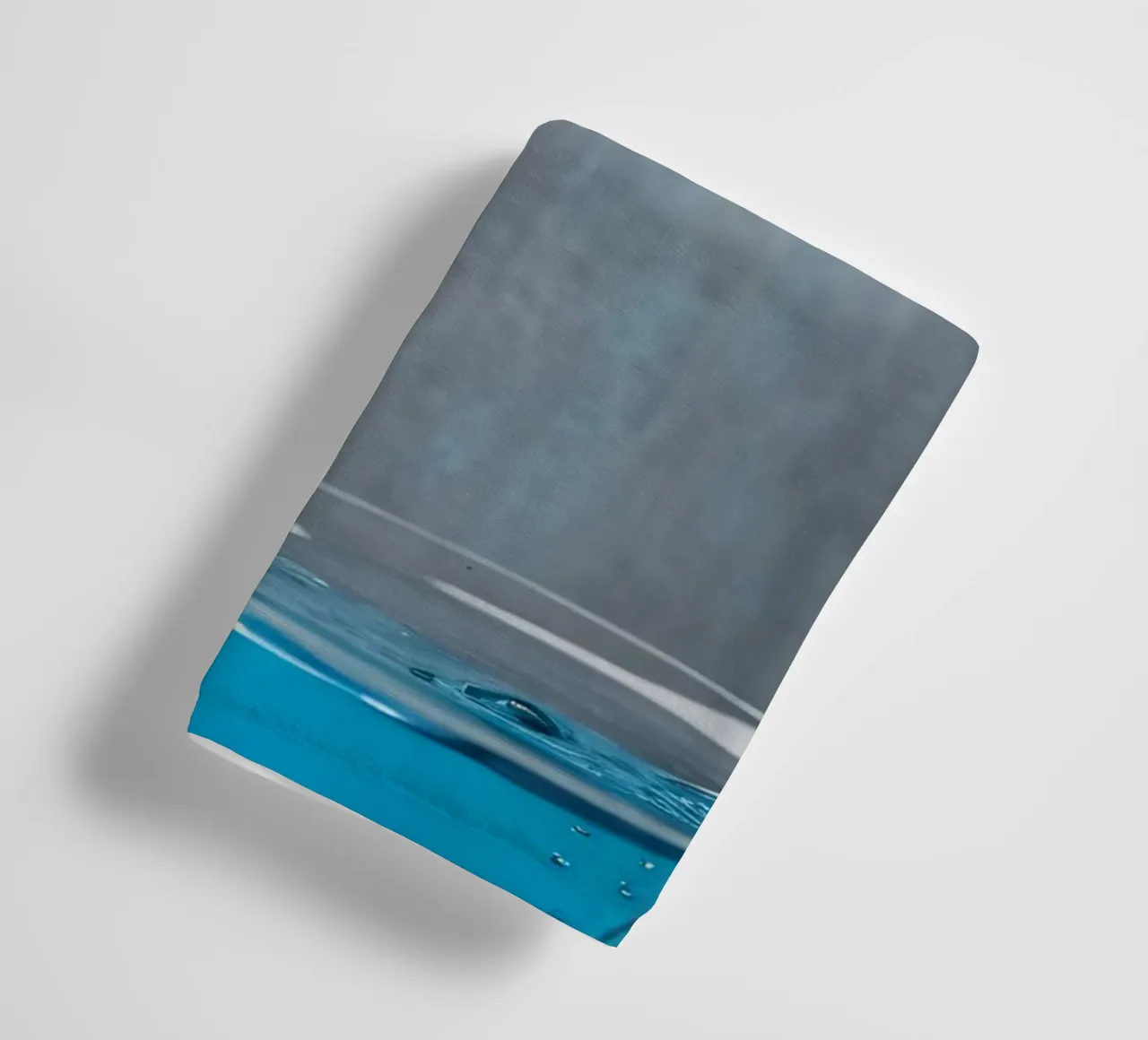 Goldfisch spuckt Wasserhahn badhanddoek van kosinsart.gallery