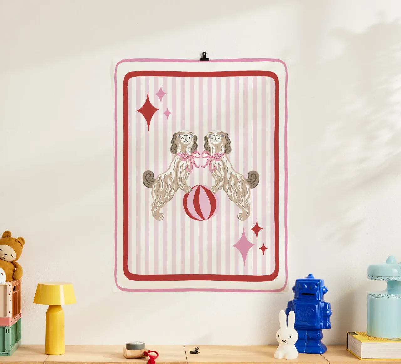 Staffordshire dogs with beach ball in pink and red poster con telaio in alluminio da Vivdesign
