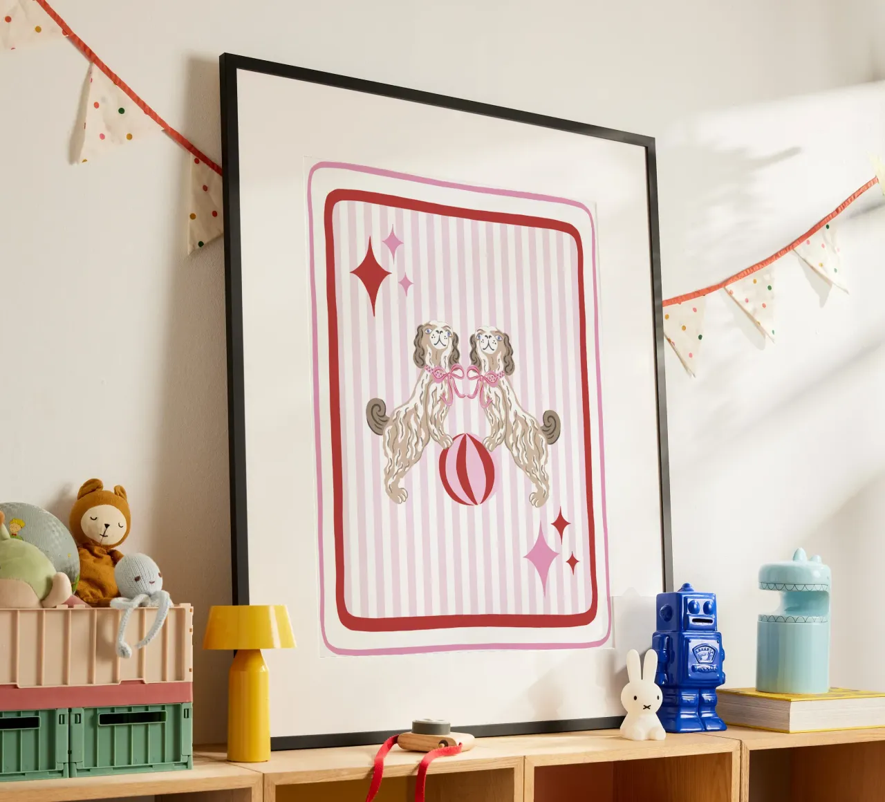Staffordshire dogs with beach ball in pink and red poster con telaio in alluminio da Vivdesign