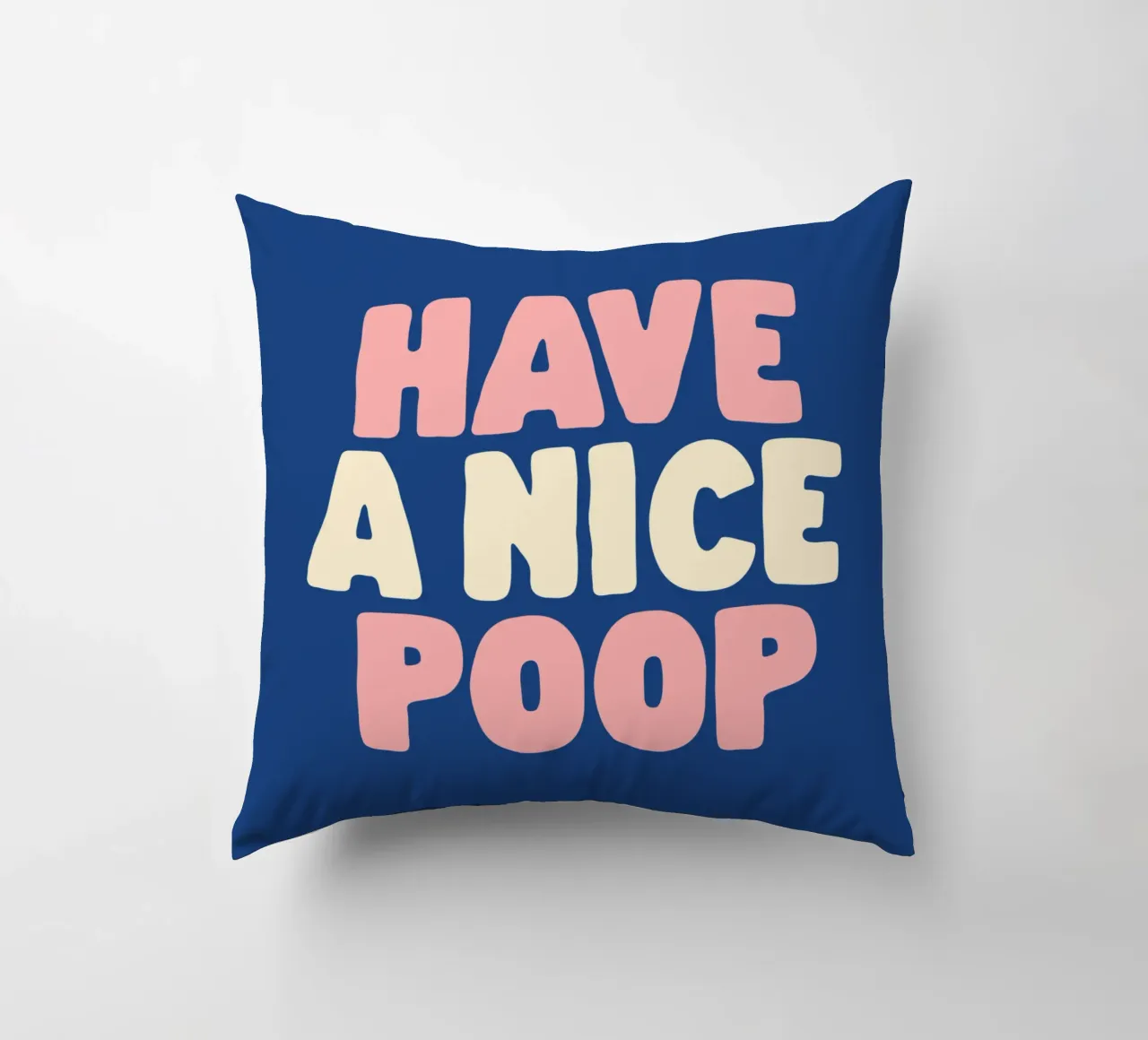 Buon bagno con cacca, decorazione murale in blu pesca cuscino da THE MOTIVATED TYPE
