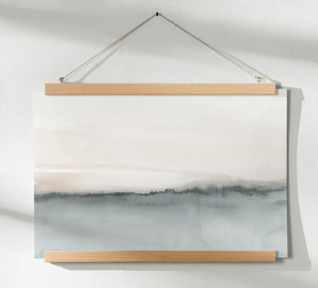 Paesaggio acquerellato - Corallo tenue e grigio bluastro poster con telaio in alluminio da NouveauPrints