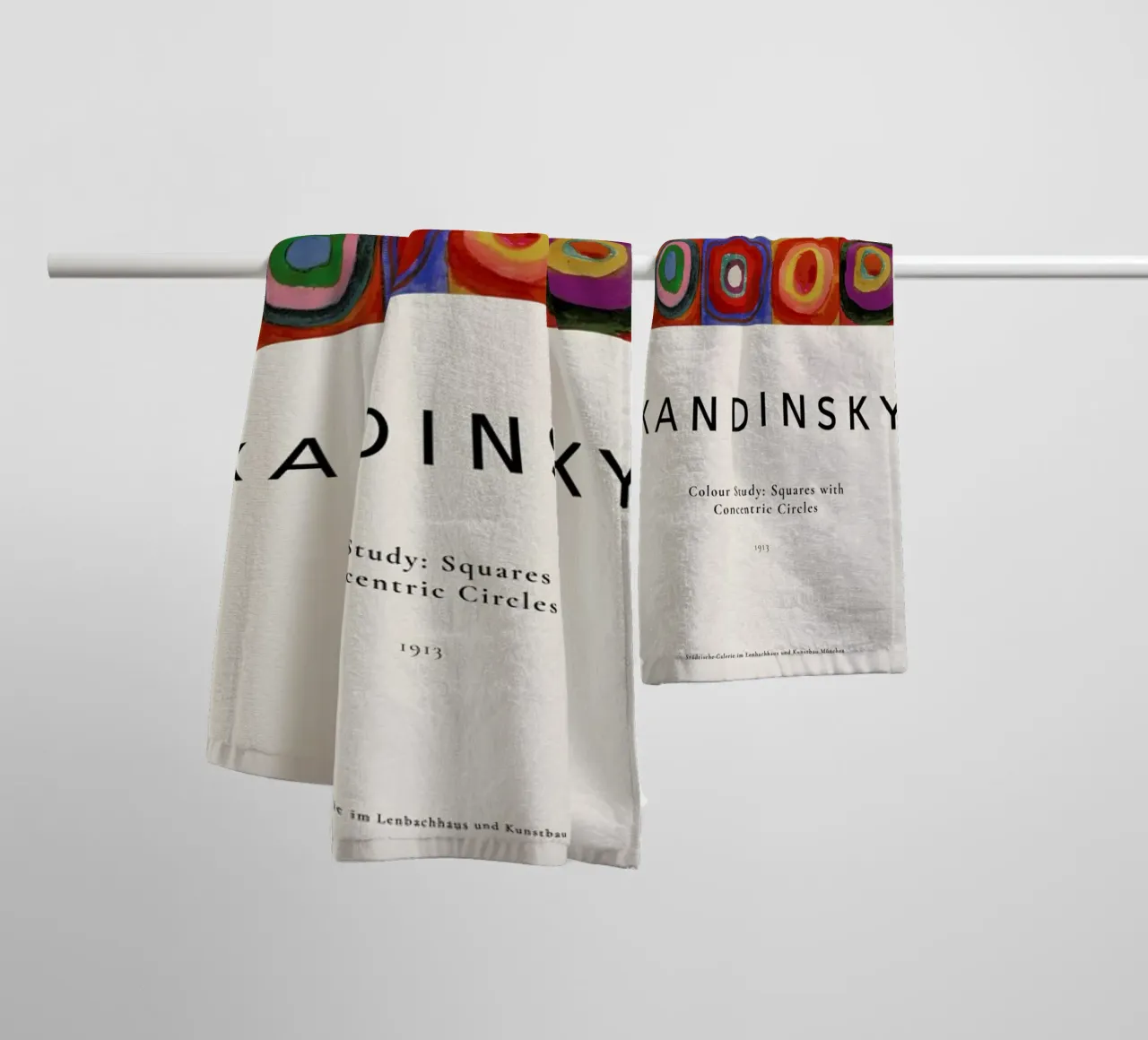 Kandinsky - Colour Study: Squares with Concentric Circles asciugamano da bagno da ARTOTHEK