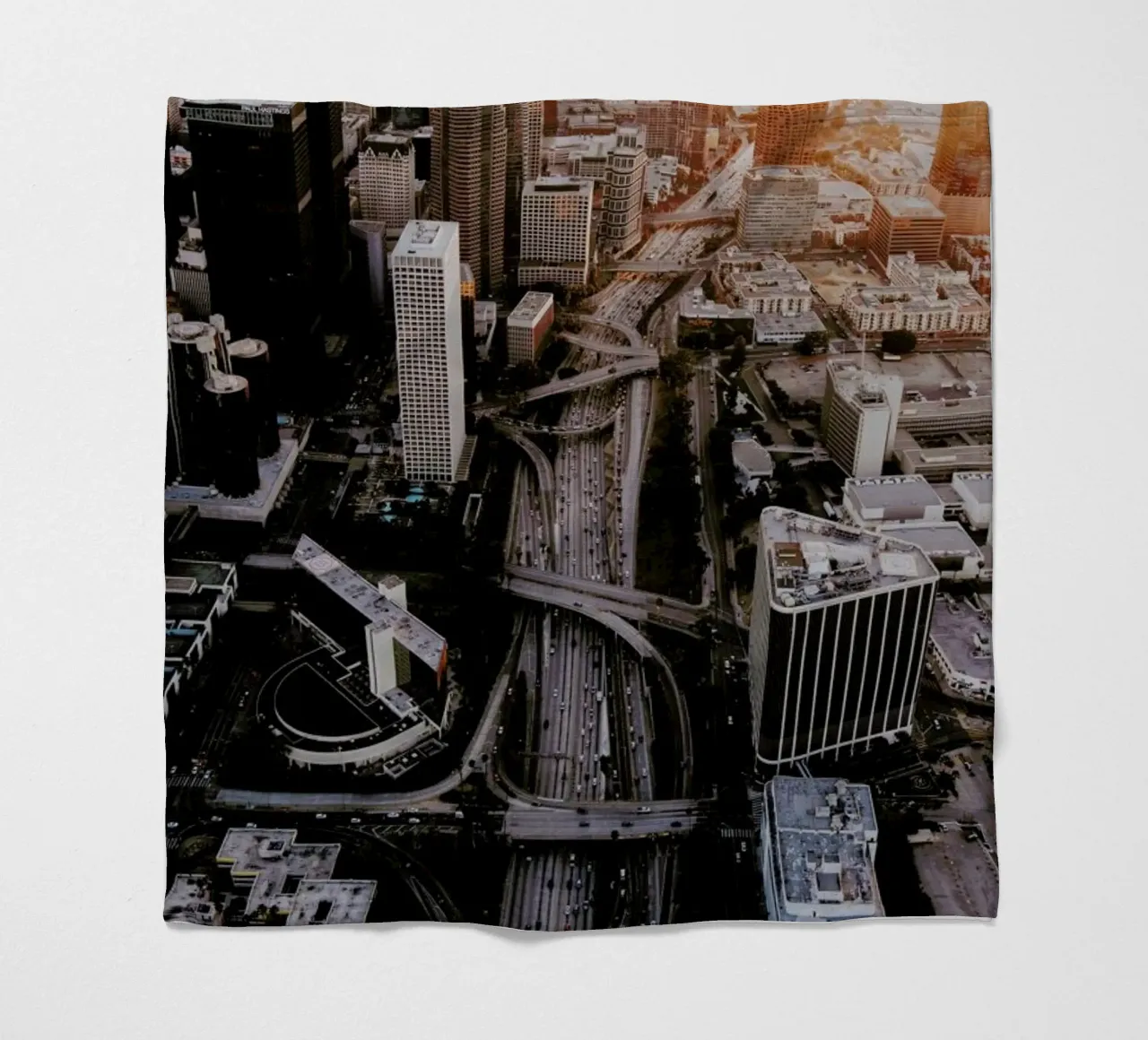 The Early Bird coperta in pile da METROPOLIS