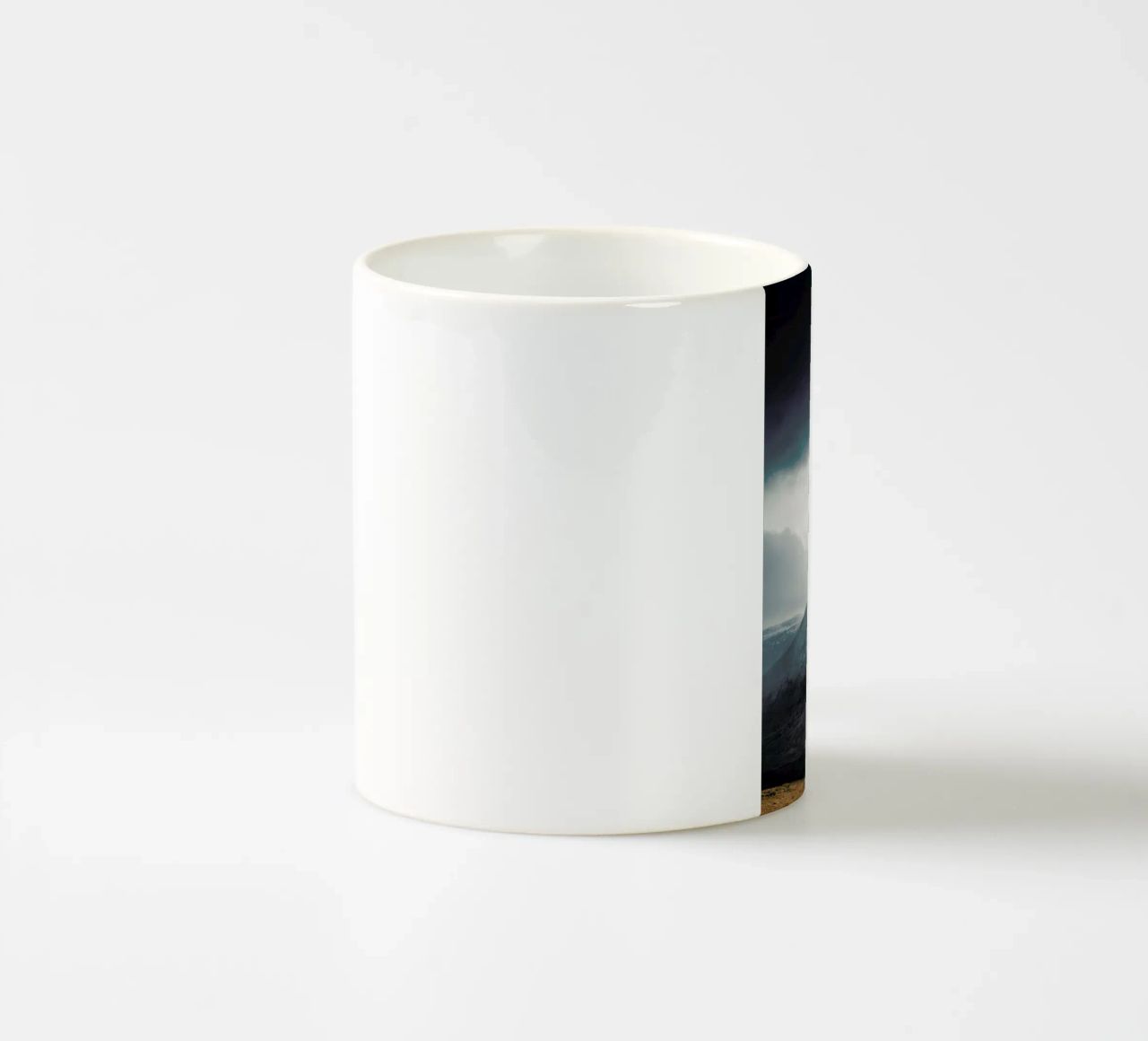 Sunlight Breaks Through by @nilsleithold tazza in ceramica da EyeEm Mobile GmbH